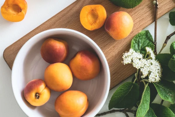 Kelezatan dan Khasiat Buah Plum